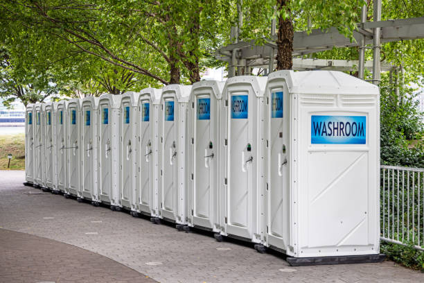 Best Portable restroom trailer rental  in Deale, MD